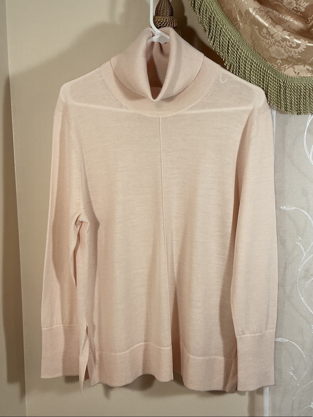 Banana Republic 100% Merino Wool Lightweight Turtleneck Sweater Blush Pink Sz M